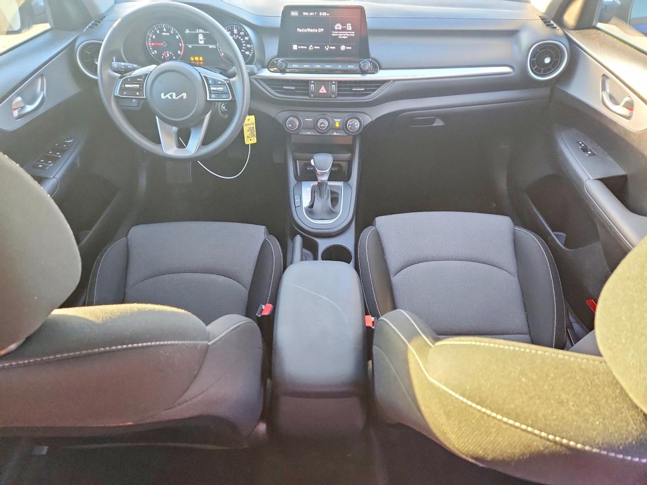 2023 KIA FORTE LX photo 8