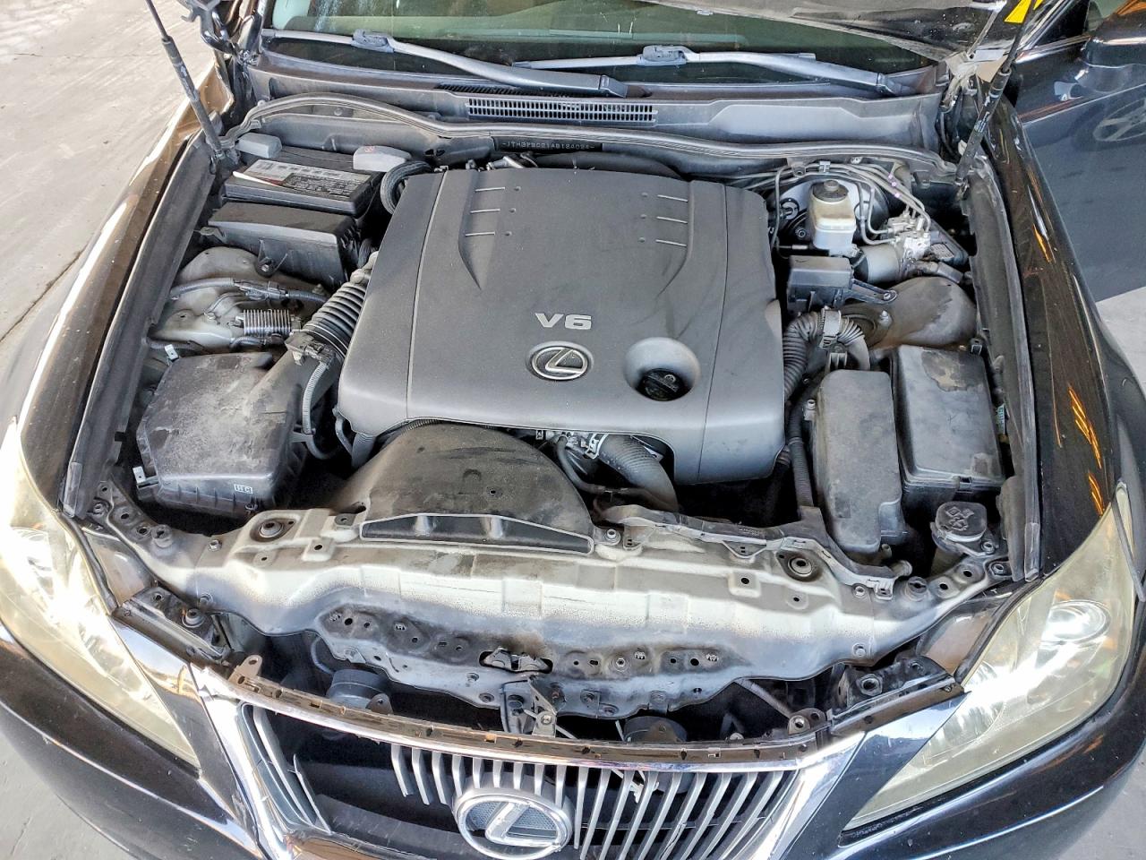 2010 LEXUS IS 250 photo 11