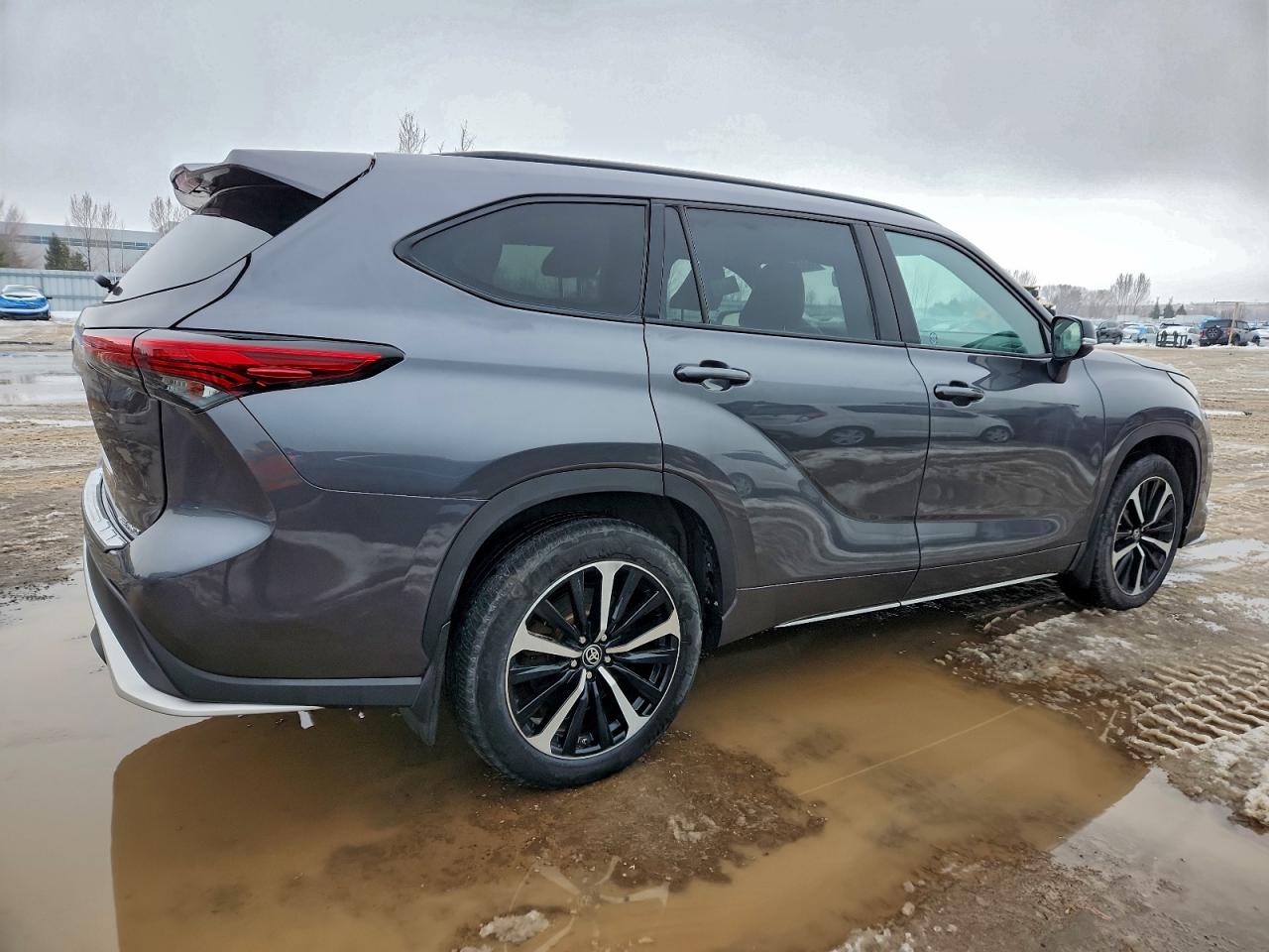 2021 TOYOTA HIGHLANDER XSE photo 3
