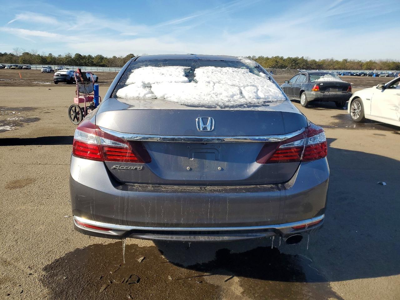 2016 HONDA ACCORD LX photo 6