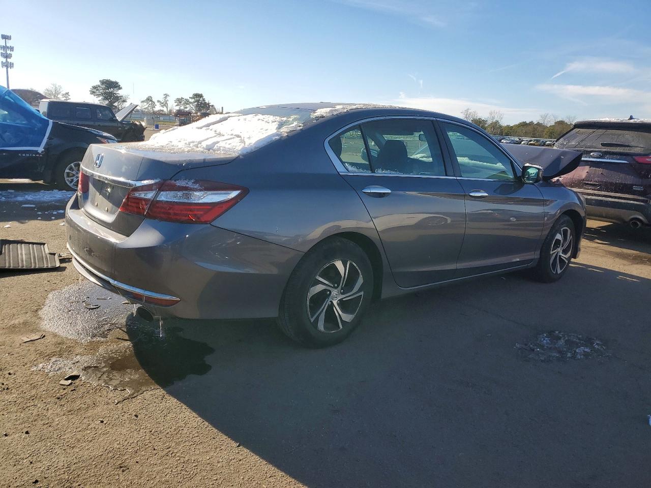 2016 HONDA ACCORD LX photo 3