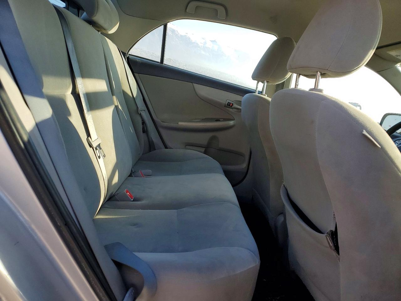 2012 TOYOTA COROLLA BASE photo 10