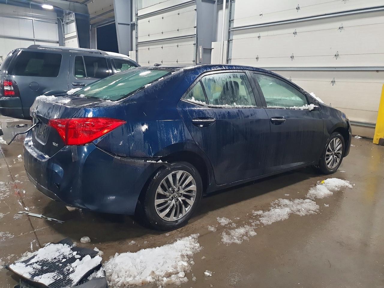 2017 TOYOTA COROLLA L photo 3