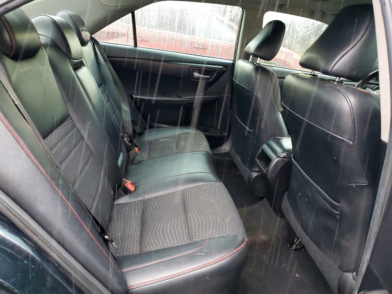 2015 TOYOTA CAMRY LE photo 10