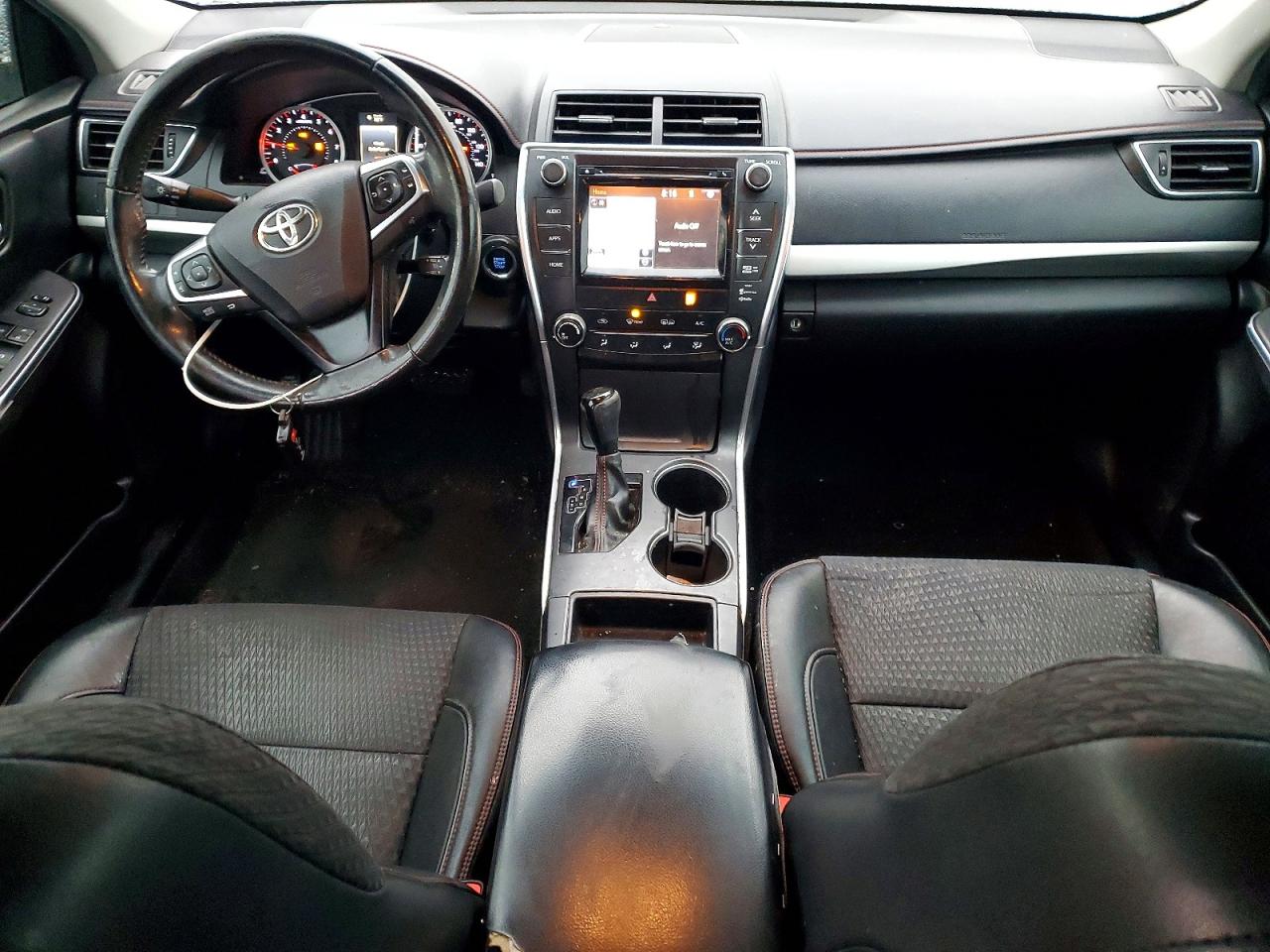 2015 TOYOTA CAMRY LE photo 8