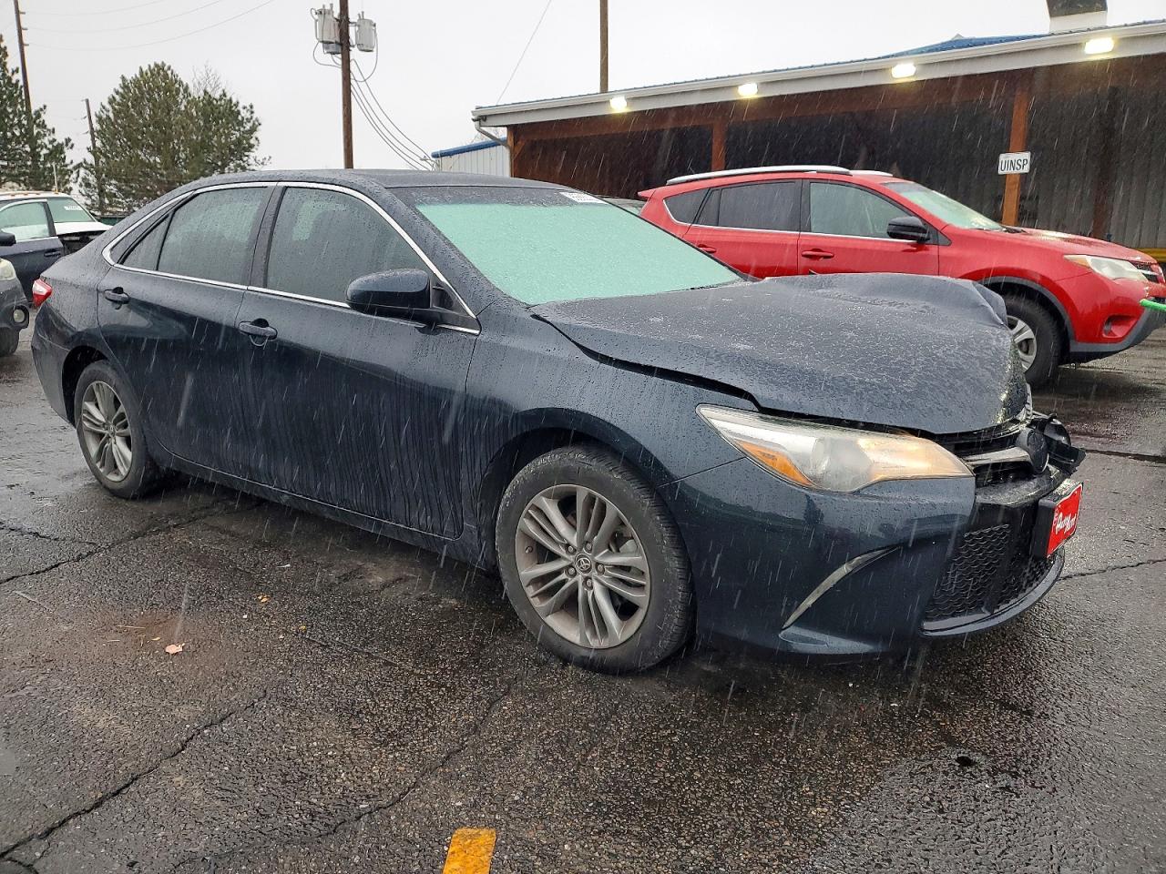 2015 TOYOTA CAMRY LE photo 4