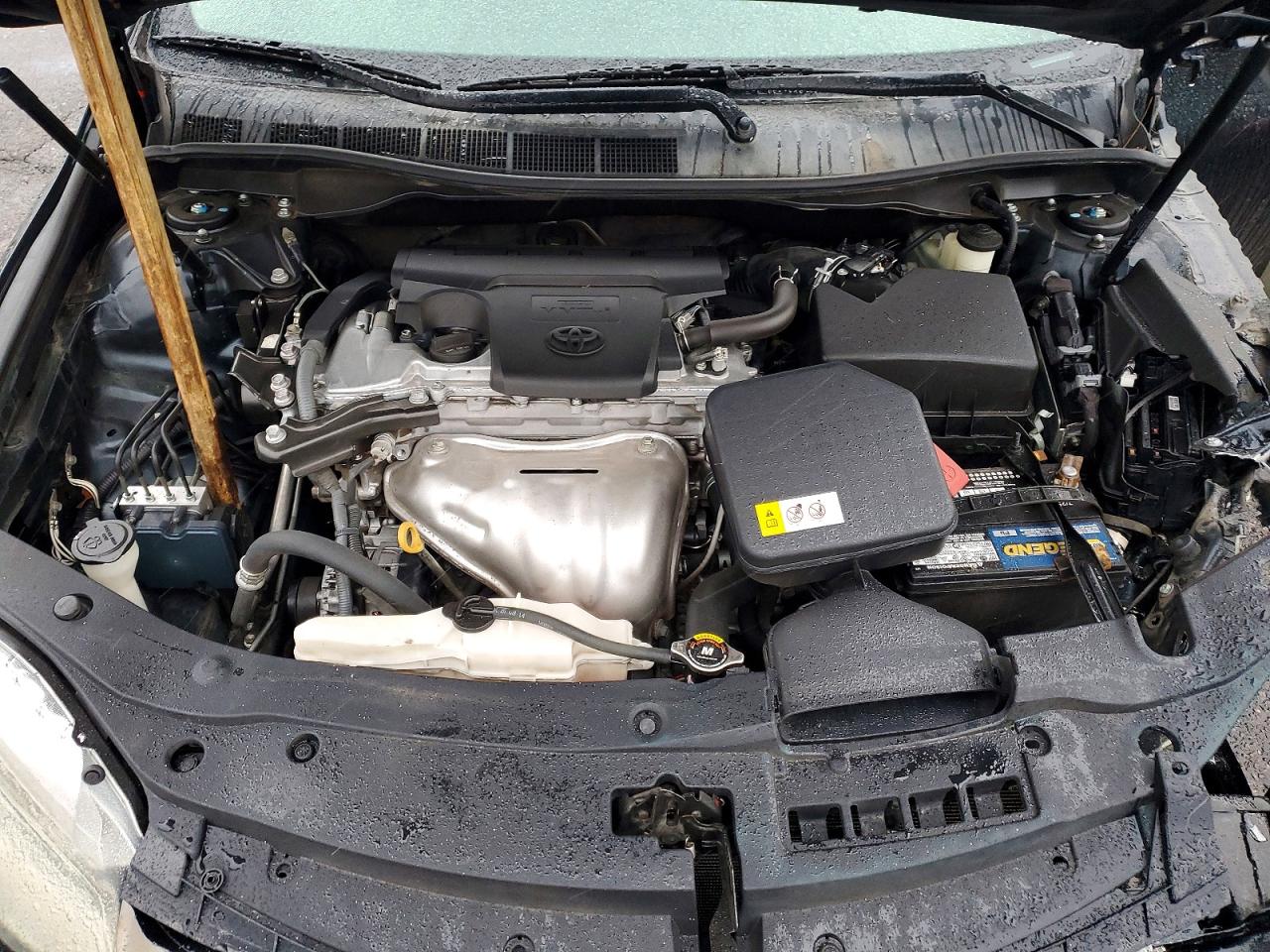 2015 TOYOTA CAMRY LE photo 11