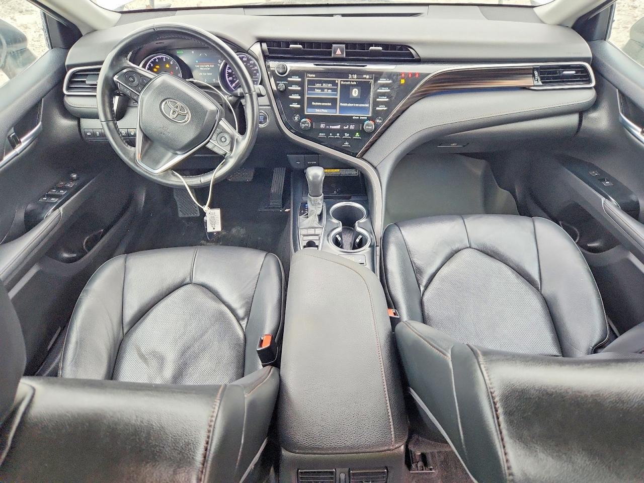 2020 TOYOTA CAMRY XLE photo 8