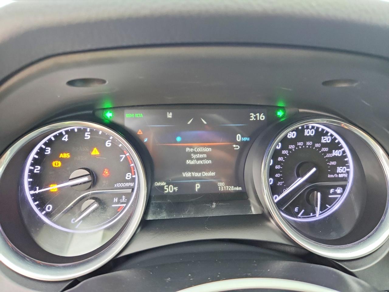 2020 TOYOTA CAMRY XLE photo 9
