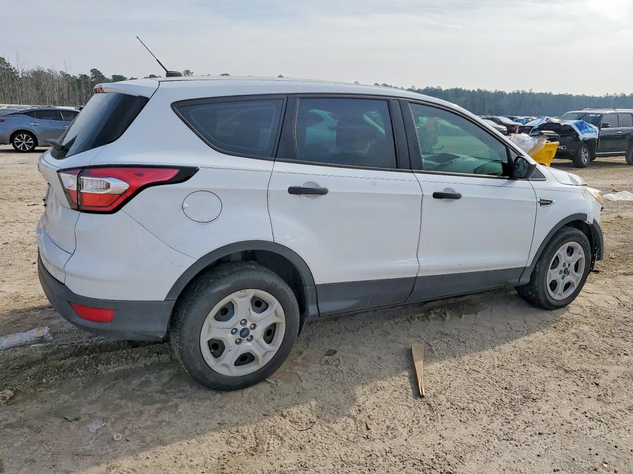 2017 FORD ESCAPE S photo 3