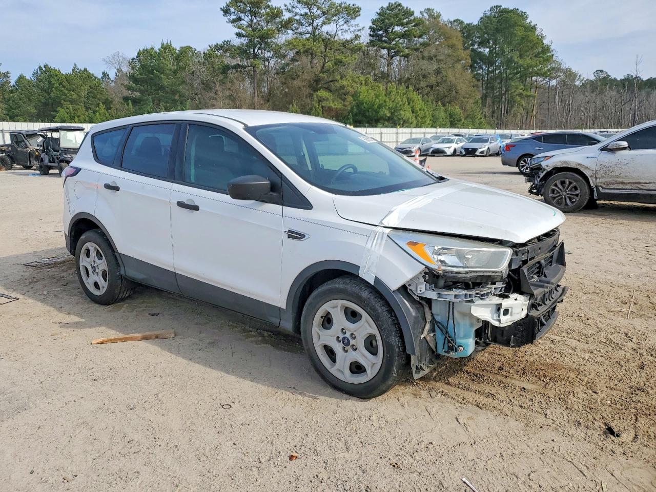 2017 FORD ESCAPE S photo 4