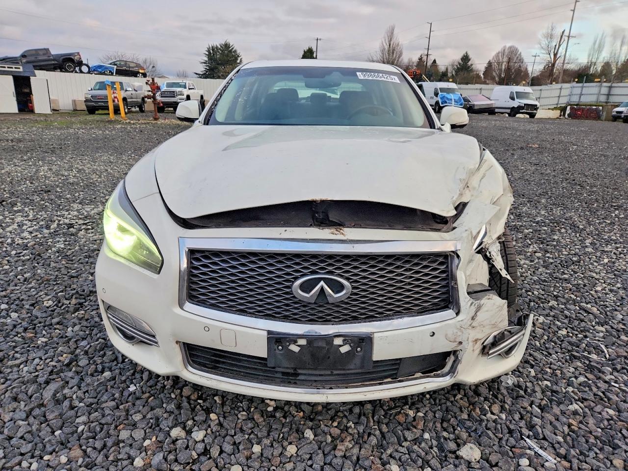 2015 INFINITI Q70L 3.7 photo 5