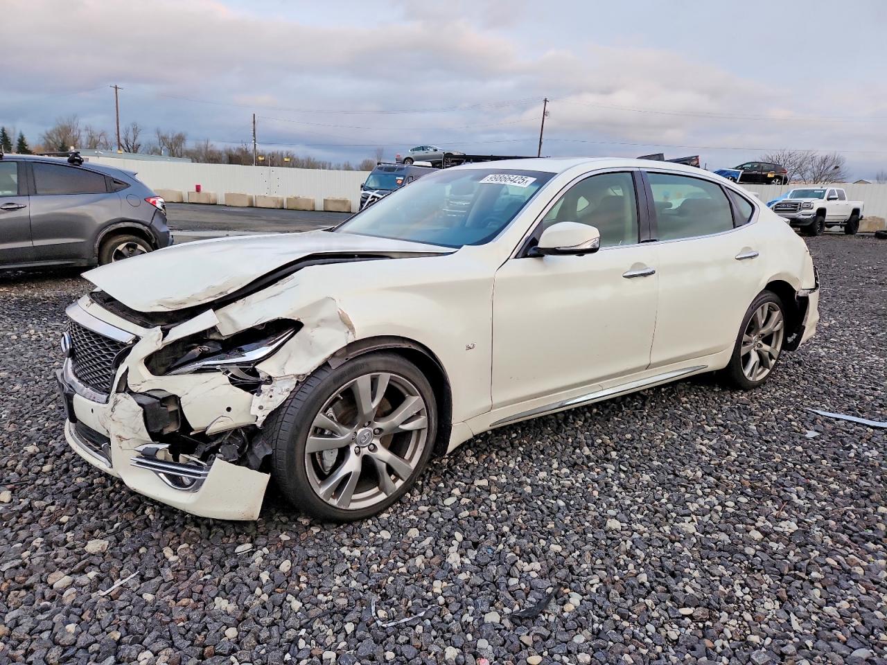 2015 INFINITI Q70L