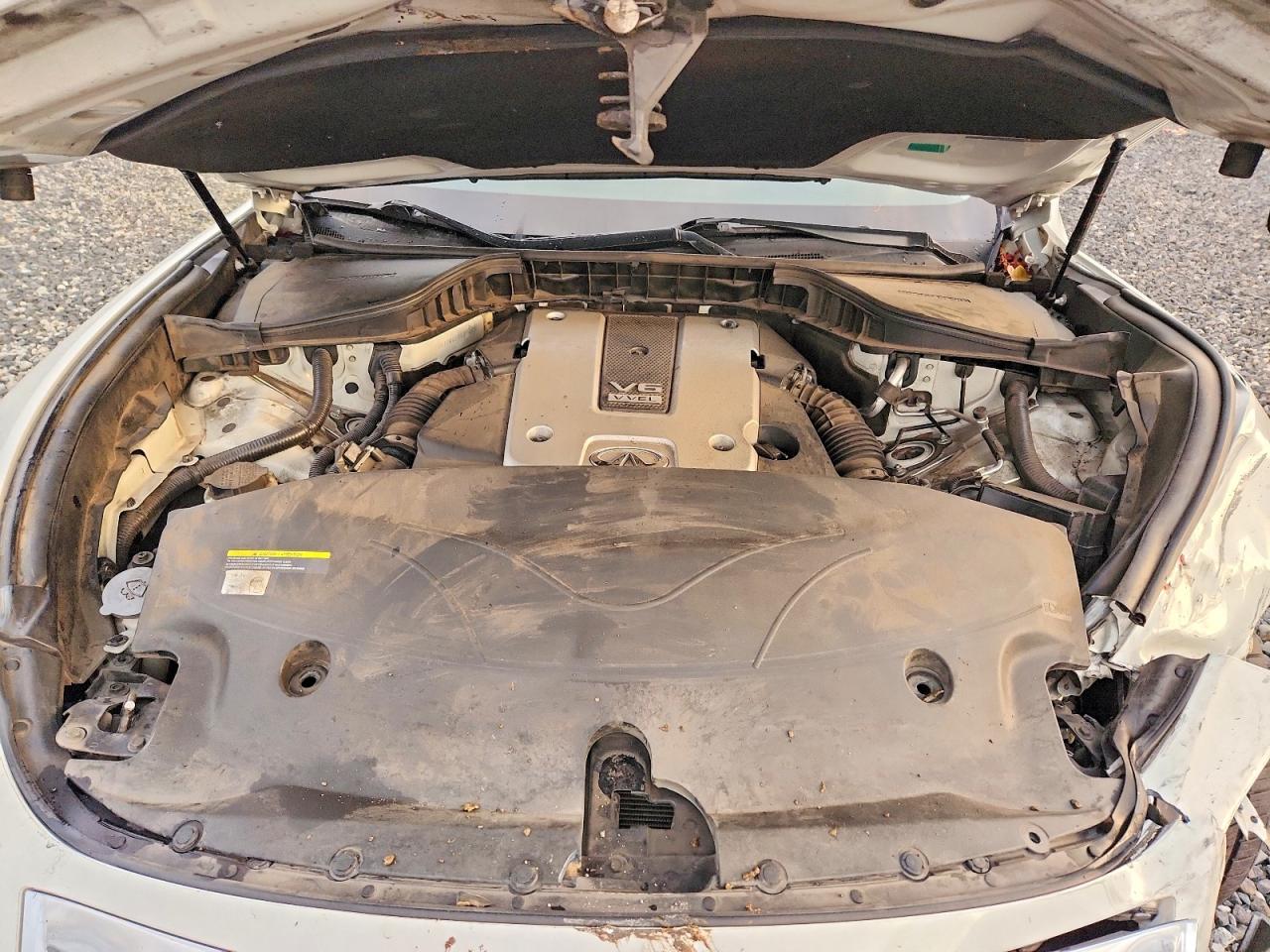 2015 INFINITI Q70L 3.7 photo 11