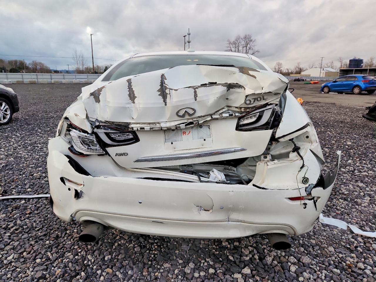 2015 INFINITI Q70L 3.7 photo 6