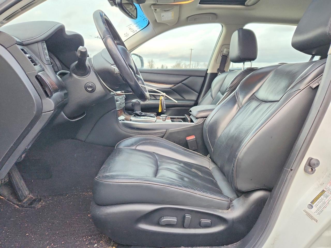 2015 INFINITI Q70L 3.7 photo 7