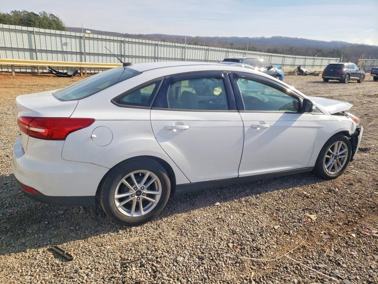 2015 FORD FOCUS SE photo 3