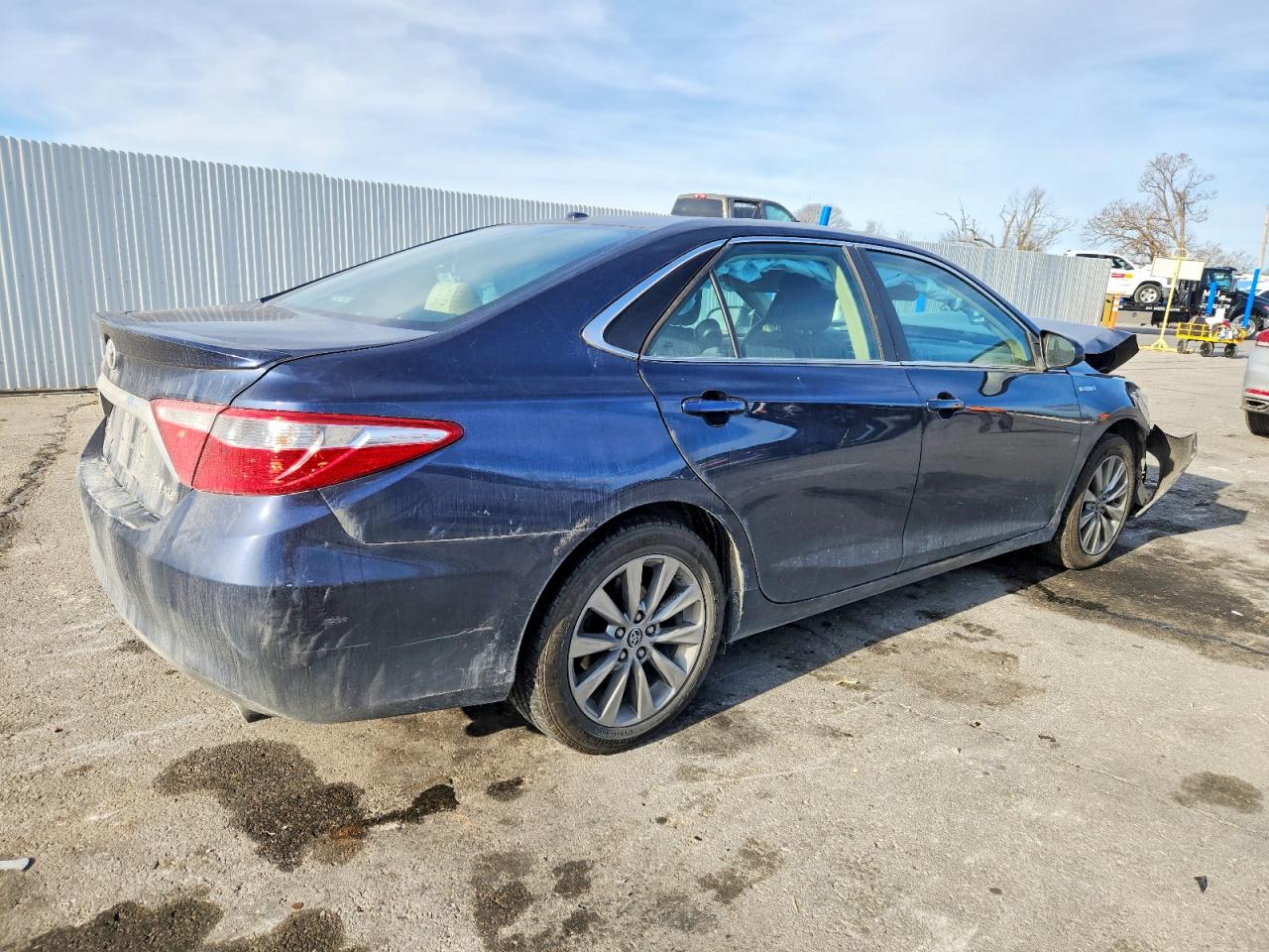 2015 TOYOTA CAMRY HYBRID photo 3
