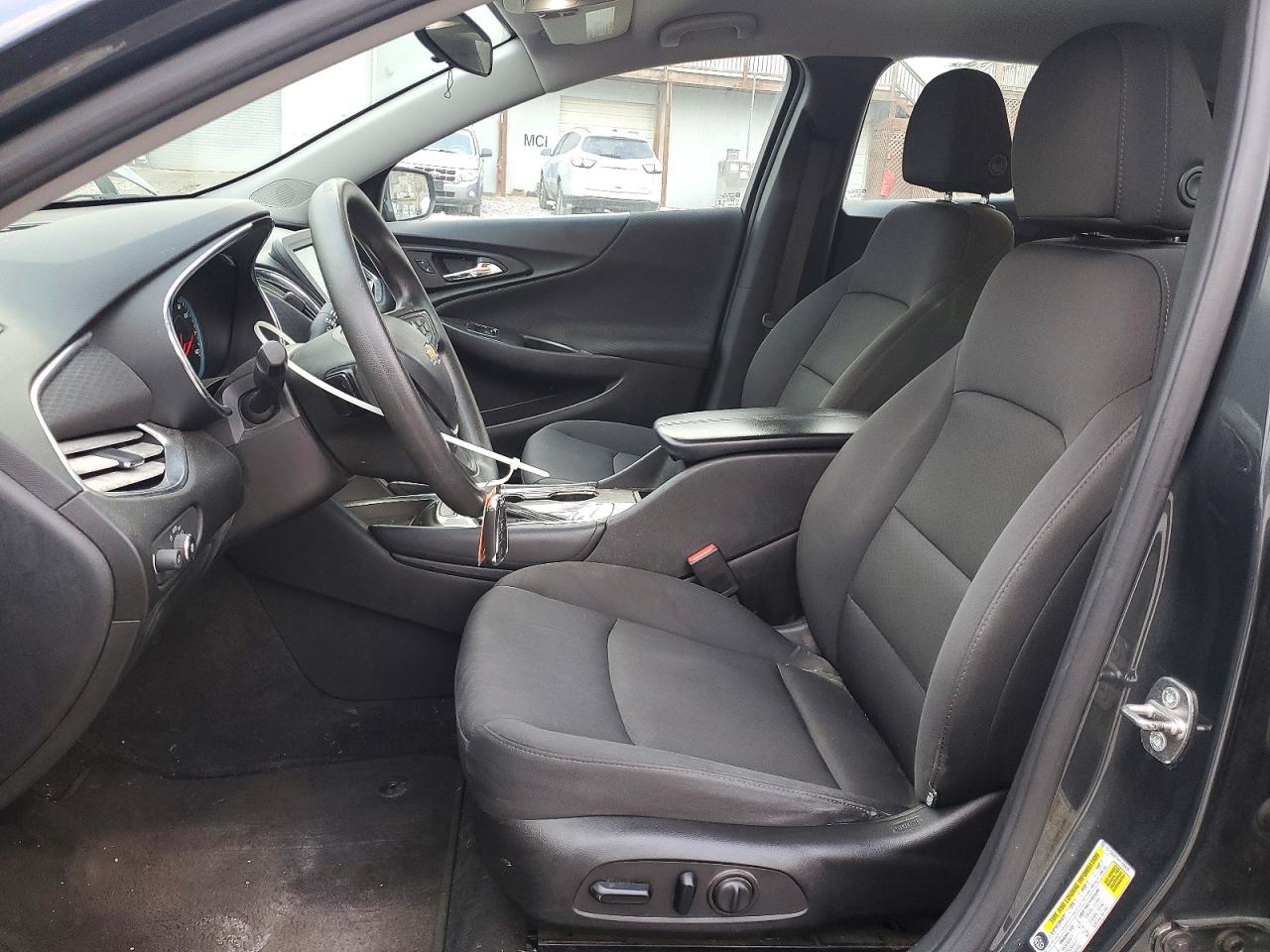 2017 CHEVROLET MALIBU LT photo 7