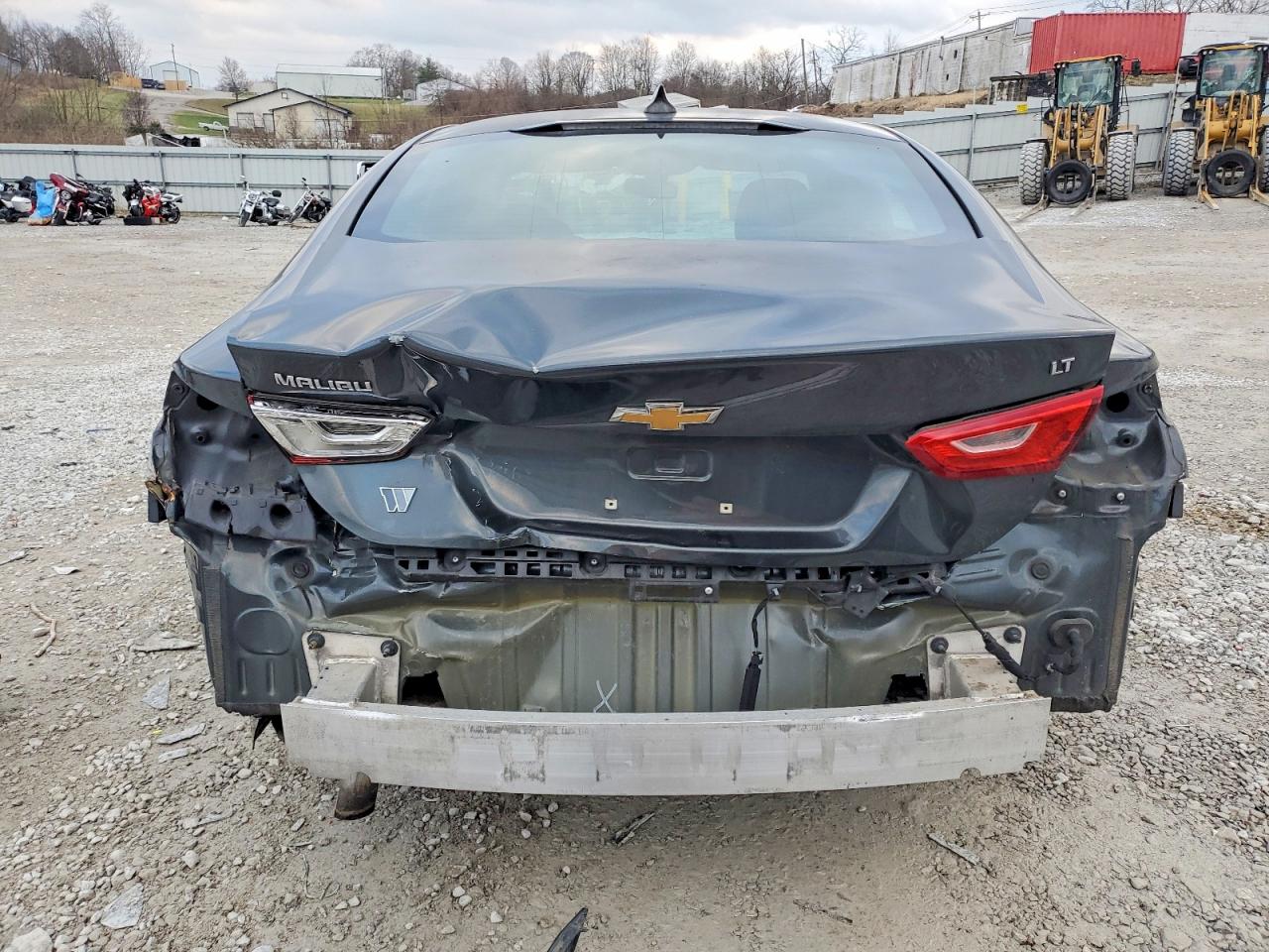 2017 CHEVROLET MALIBU LT photo 6