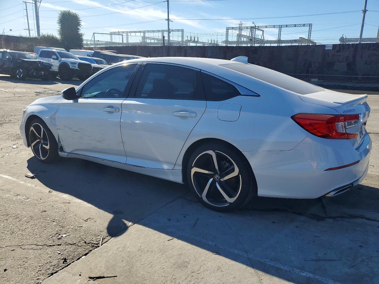 2018 HONDA ACCORD SPORT photo 2