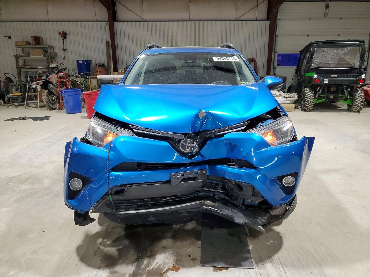 2018 TOYOTA RAV4 XLE photo 9