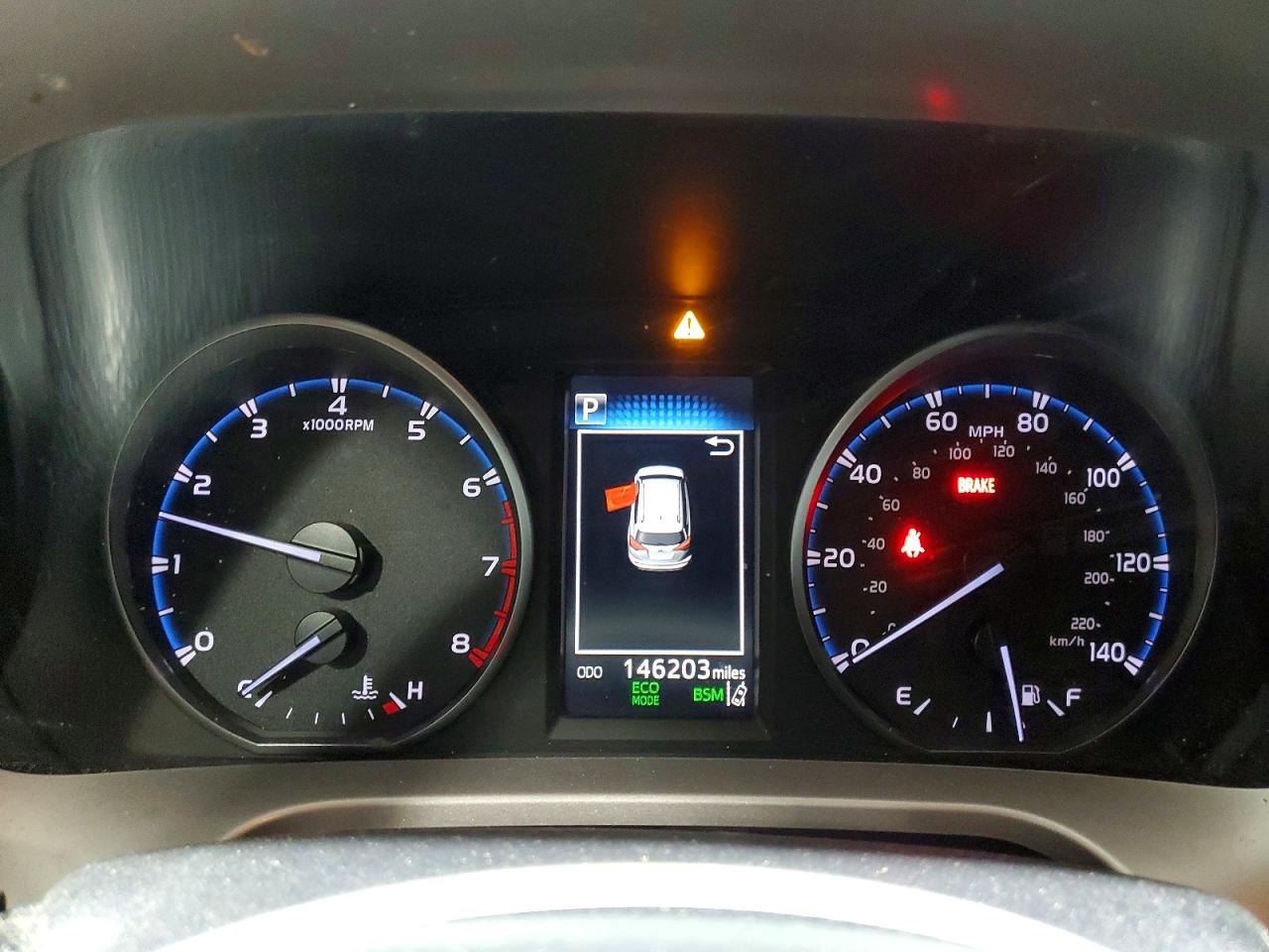 2018 TOYOTA RAV4 XLE photo 17