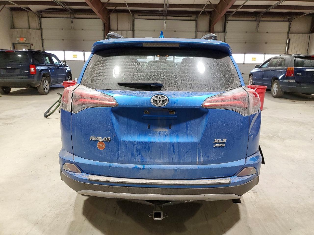 2018 TOYOTA RAV4 XLE photo 11