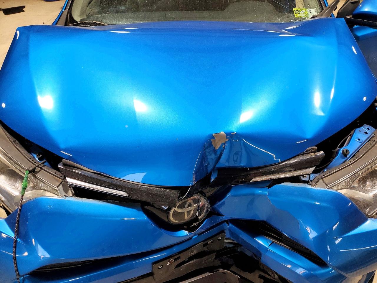 2018 TOYOTA RAV4 XLE photo 23