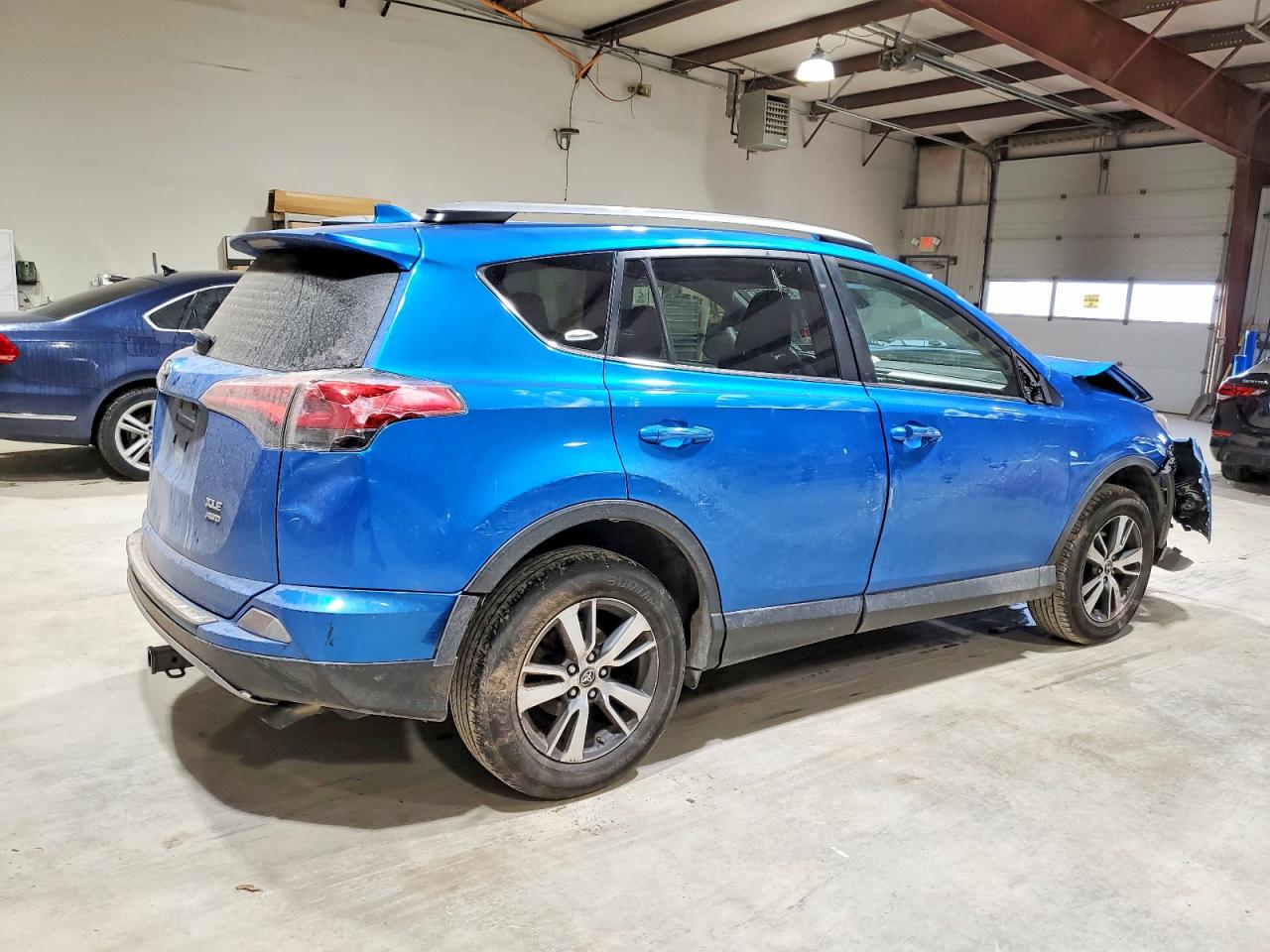 2018 TOYOTA RAV4 XLE photo 5