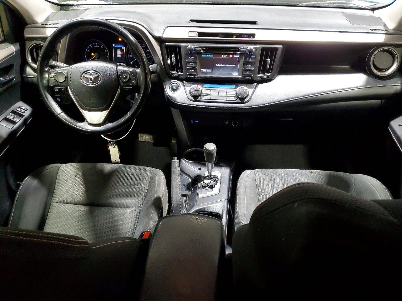2018 TOYOTA RAV4 XLE photo 15