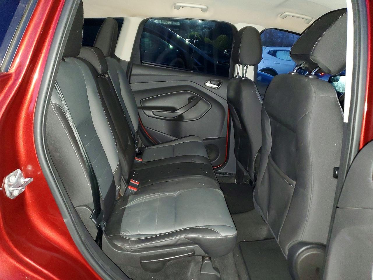 2016 FORD ESCAPE SE photo 11