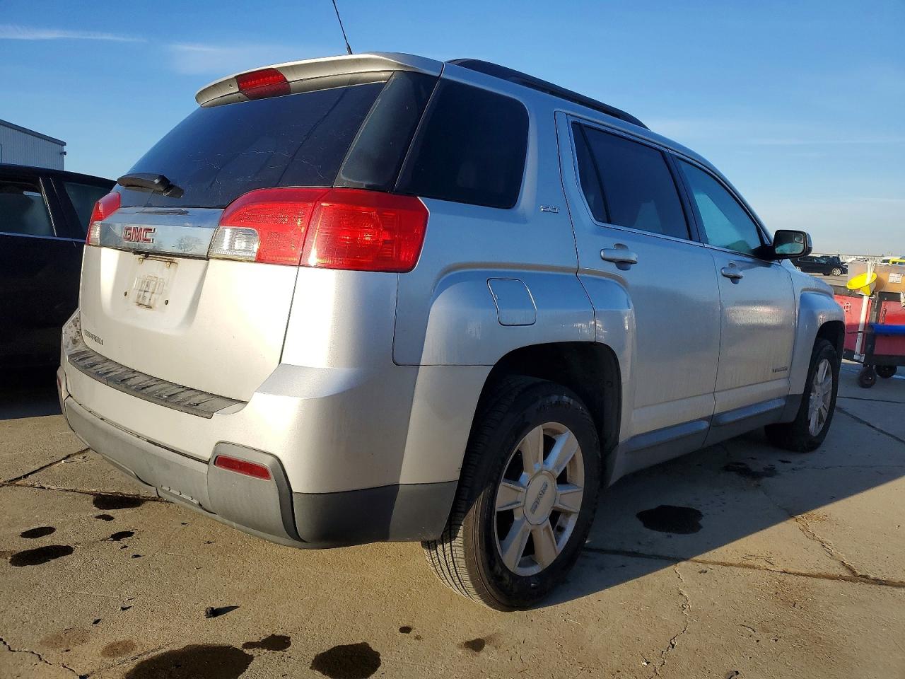 2012 GMC TERRAIN SLT photo 3