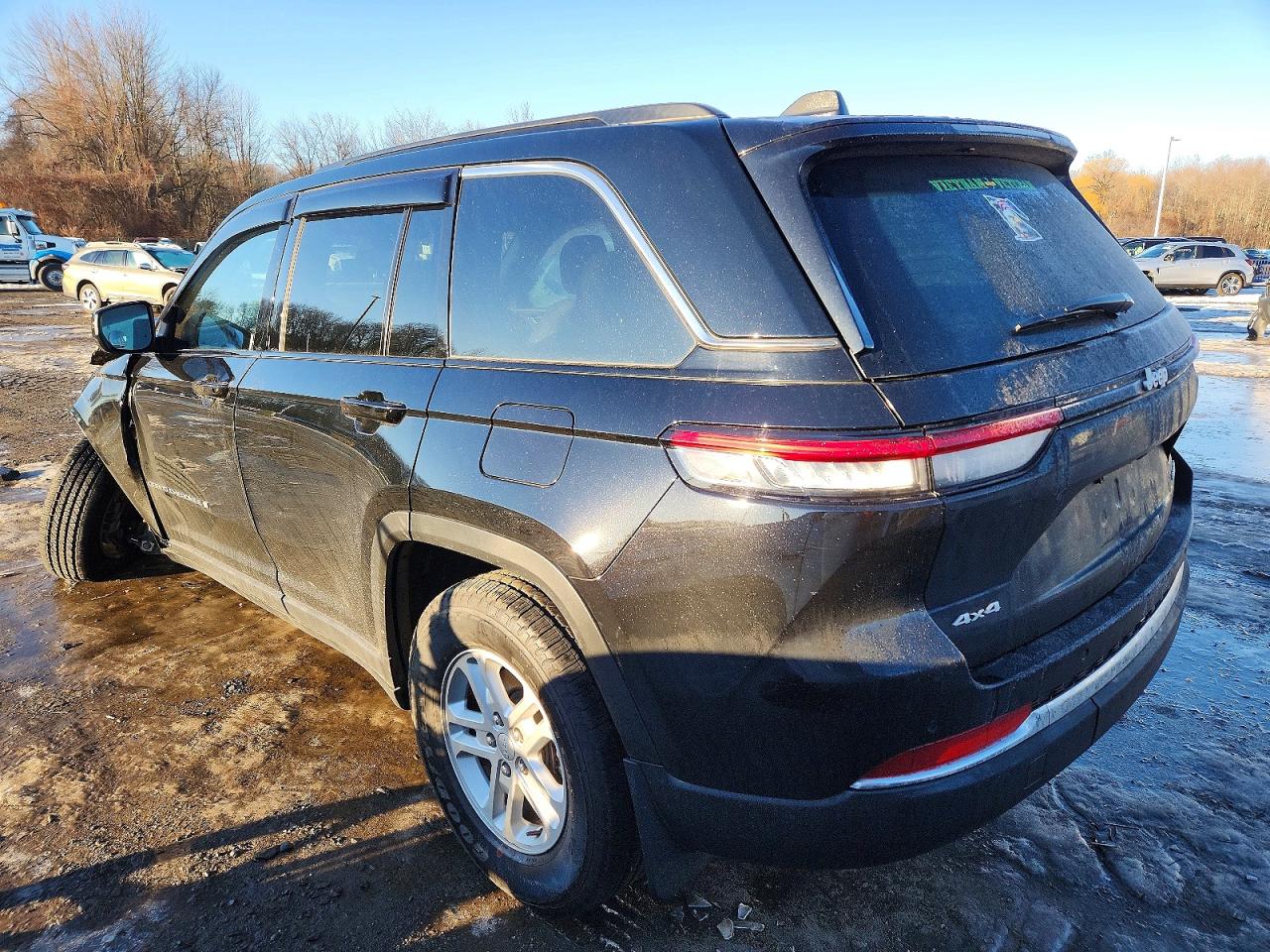 2024 JEEP GRAND CHEROKEE LAREDO photo 2