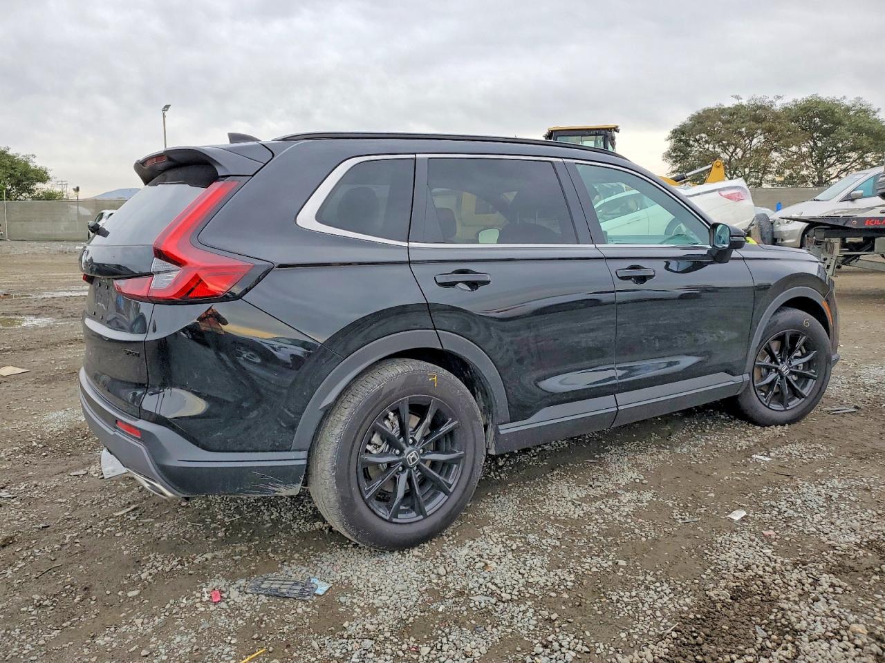 2025 HONDA CR-V SPORT photo 3