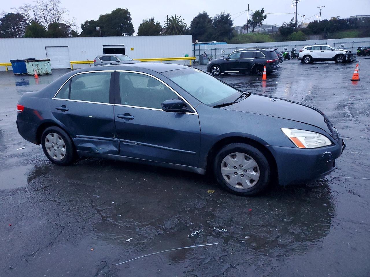2004 HONDA ACCORD LX photo 4