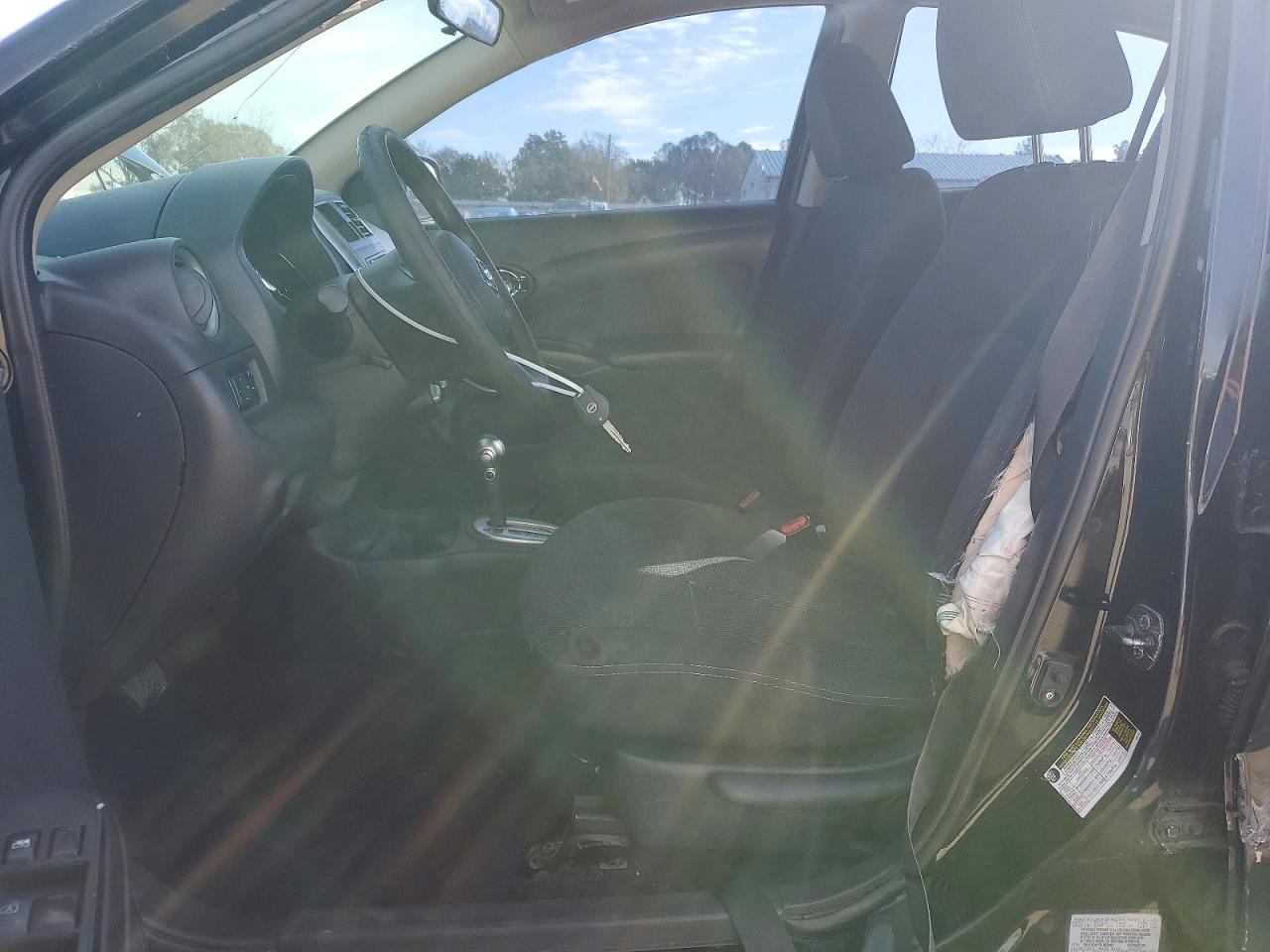 2014 NISSAN VERSA photo 7