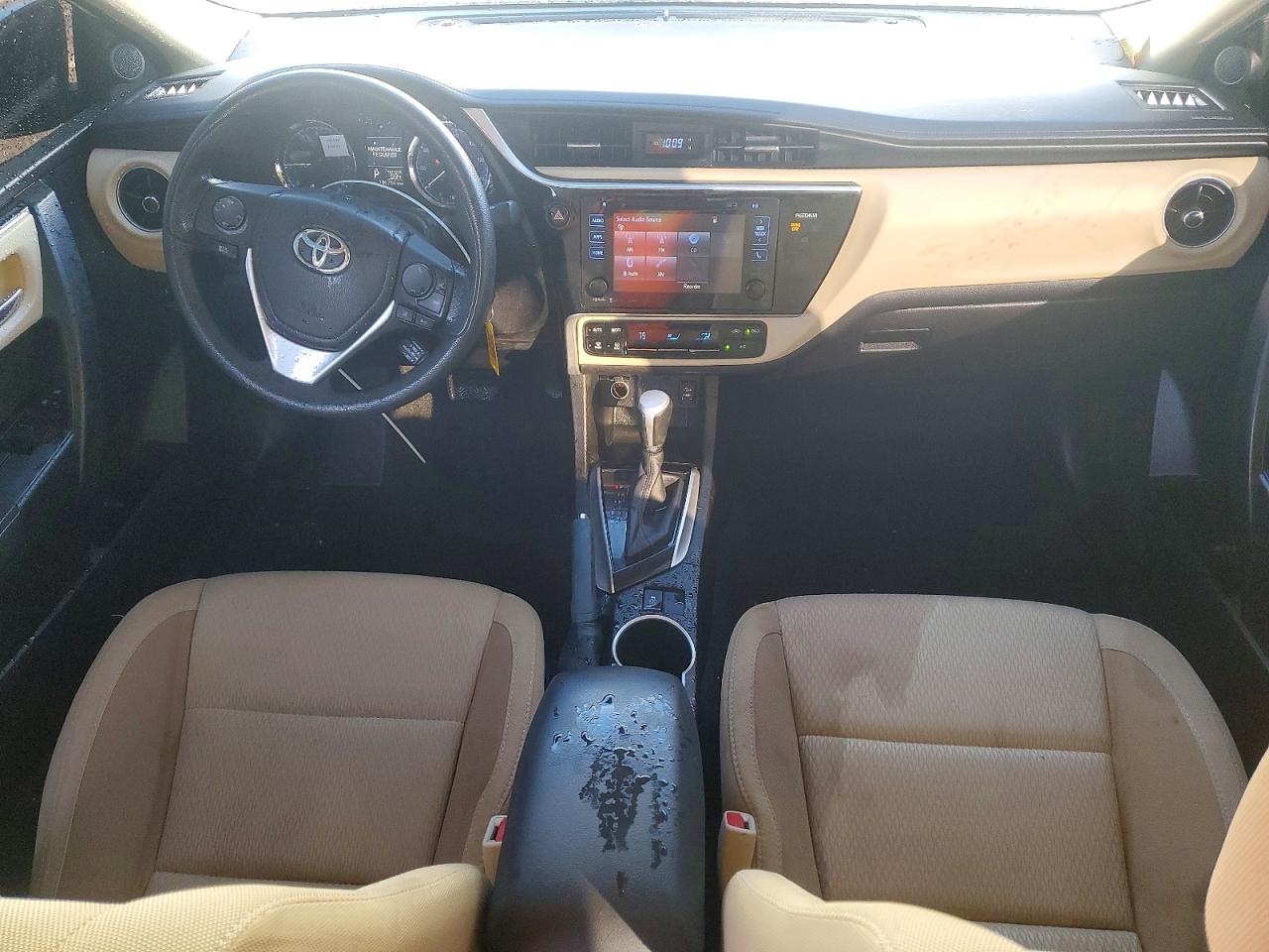 2017 TOYOTA COROLLA L photo 8