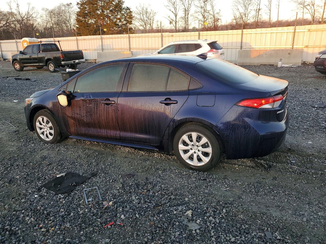 2023 TOYOTA COROLLA LE photo 2