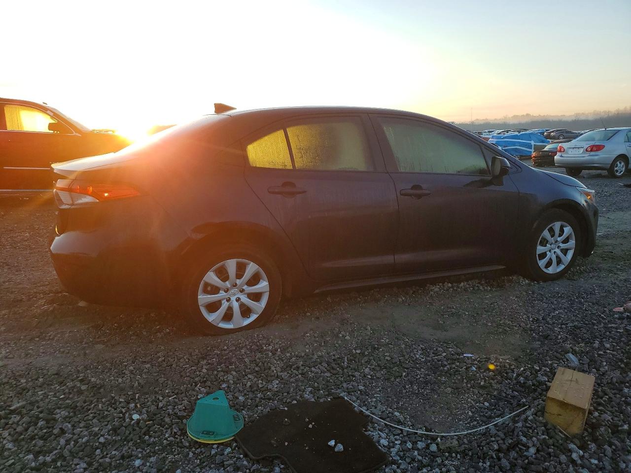2023 TOYOTA COROLLA LE photo 3