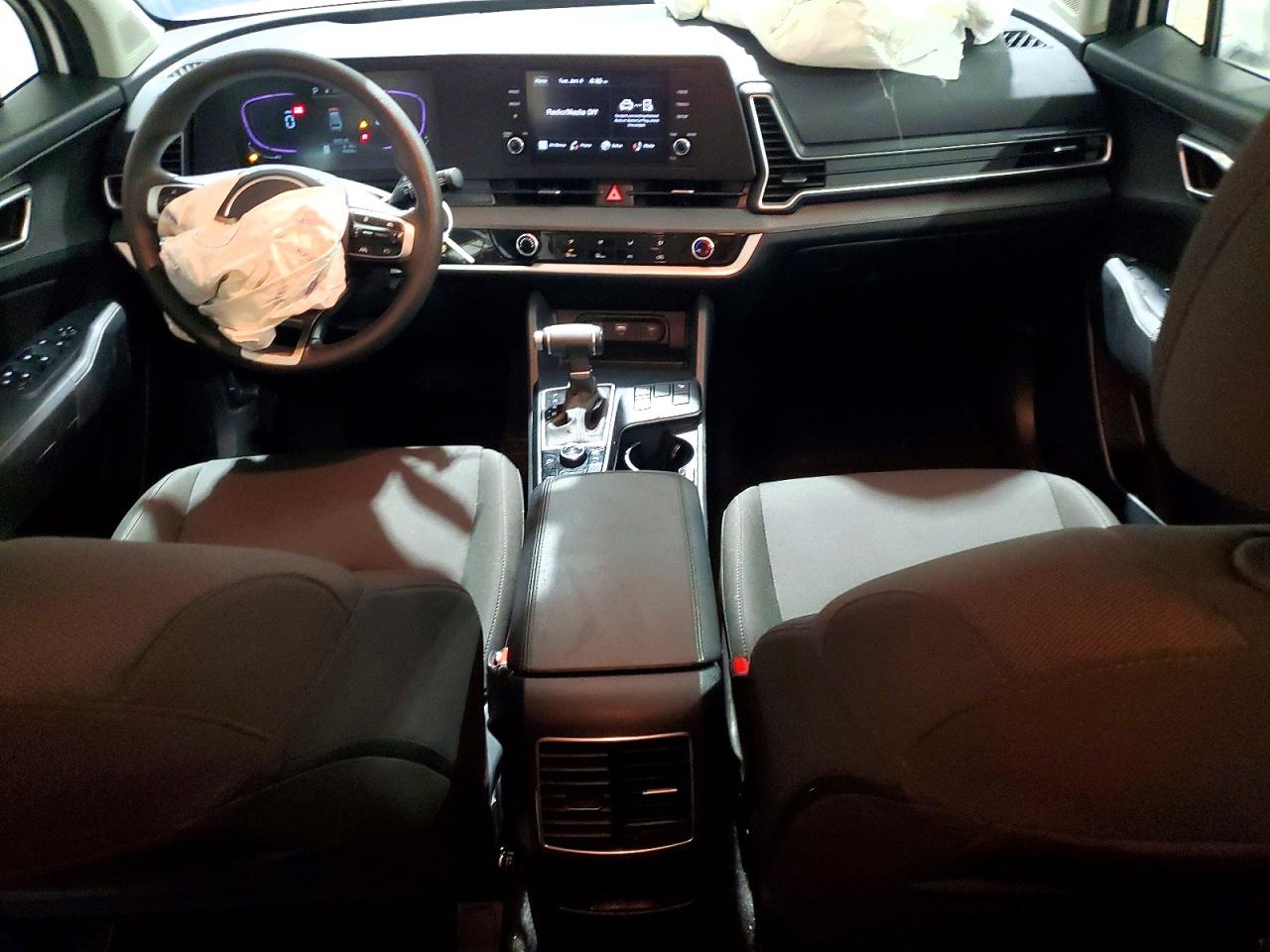 2025 KIA SPORTAGE LX photo 15