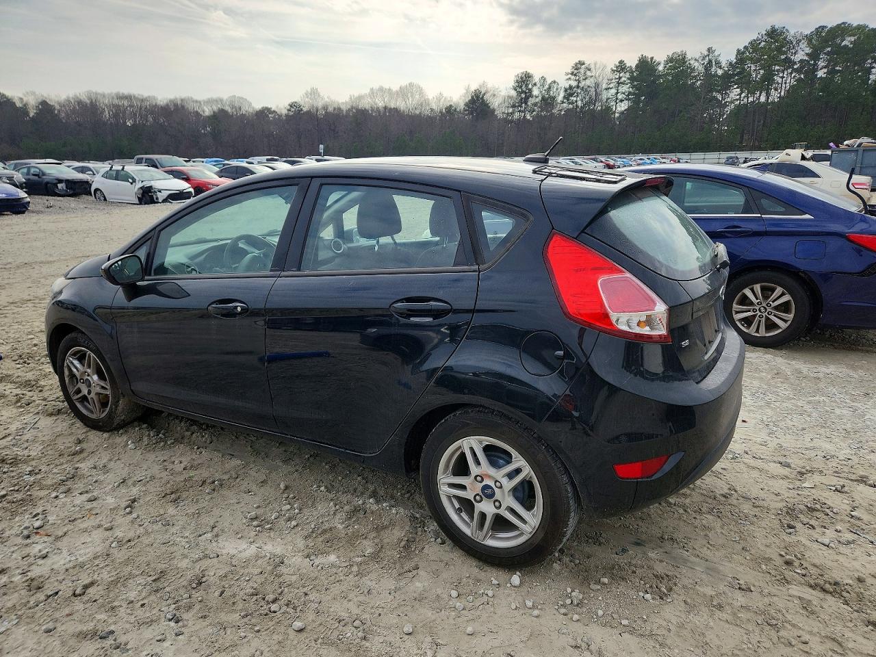 2018 FORD FIESTA SE photo 3