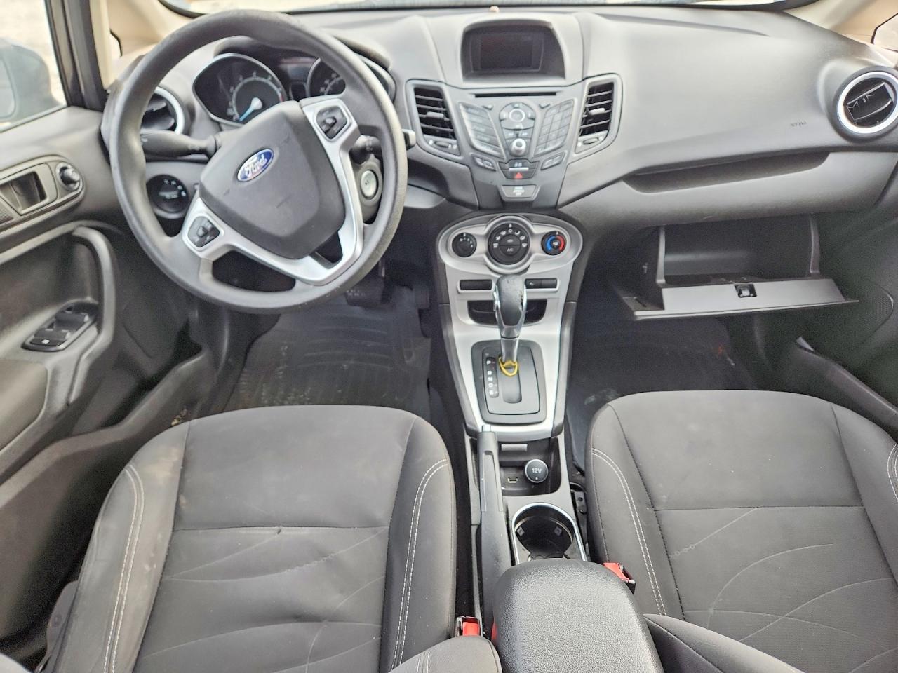 2018 FORD FIESTA SE photo 15