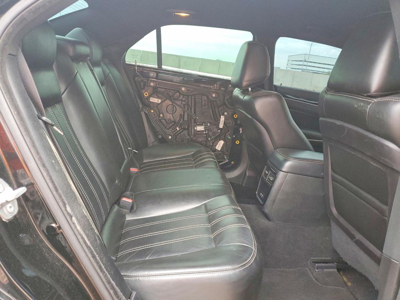 2020 CHRYSLER 300 S photo 10