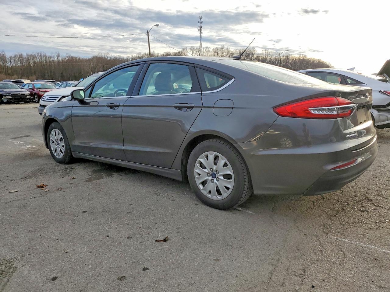 2019 FORD FUSION S photo 2