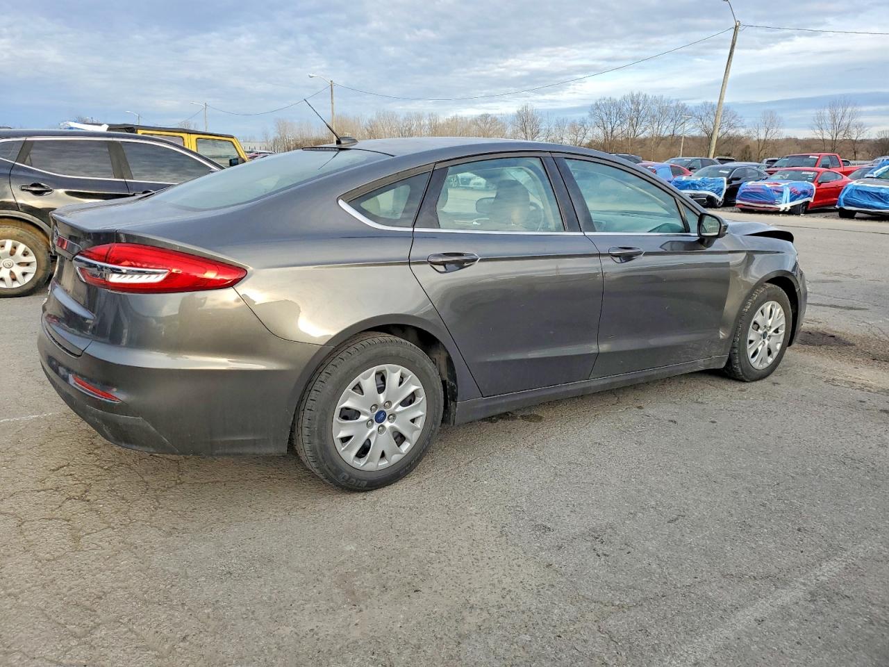 2019 FORD FUSION S photo 3