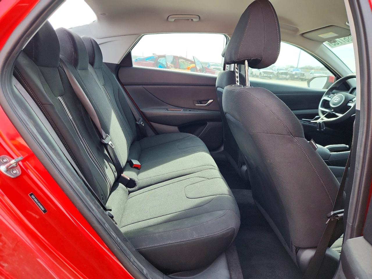 2022 HYUNDAI ELANTRA SEL photo 10