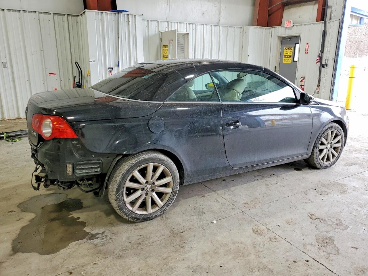 2011 VOLKSWAGEN EOS KOMFORT photo 3