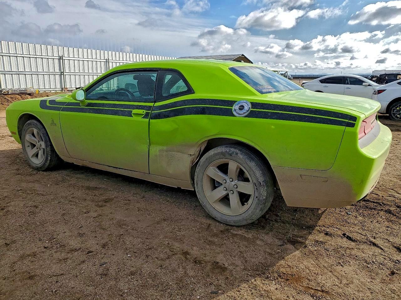 2012 DODGE CHALLENGER SXT photo 3