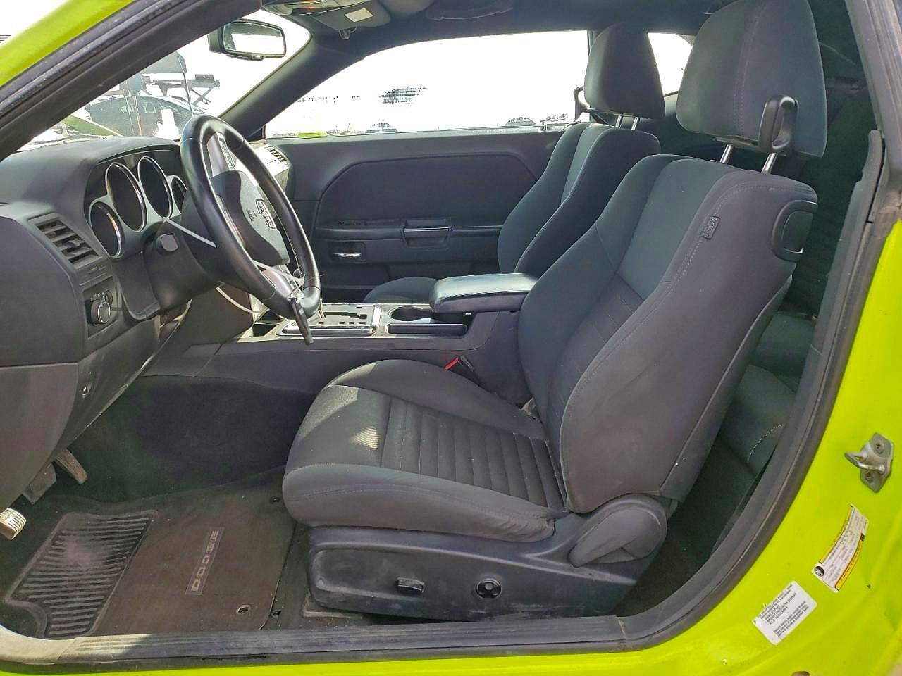 2012 DODGE CHALLENGER SXT photo 13